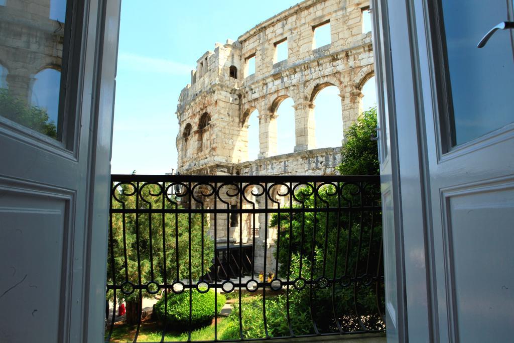 Amphitheatre Premium Apartment With Seaview Pula Exterior foto